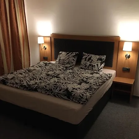 V Podhůří šumavy Nedaleko At A De * Horní Planá